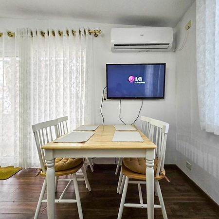 Lake Park 2Br Apartment Tirana Kültér fotó