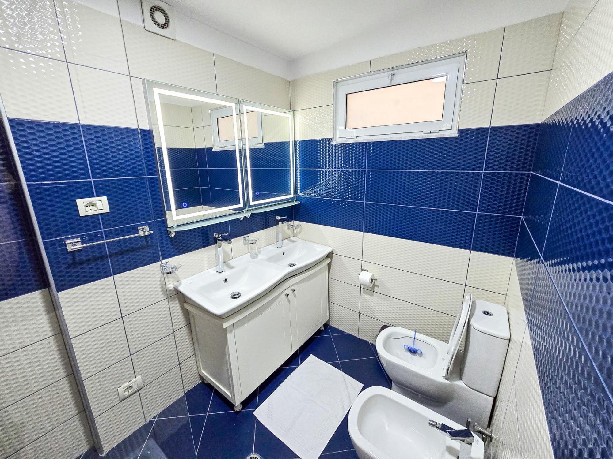 Lake Park 2Br Apartment Tirana Kültér fotó
