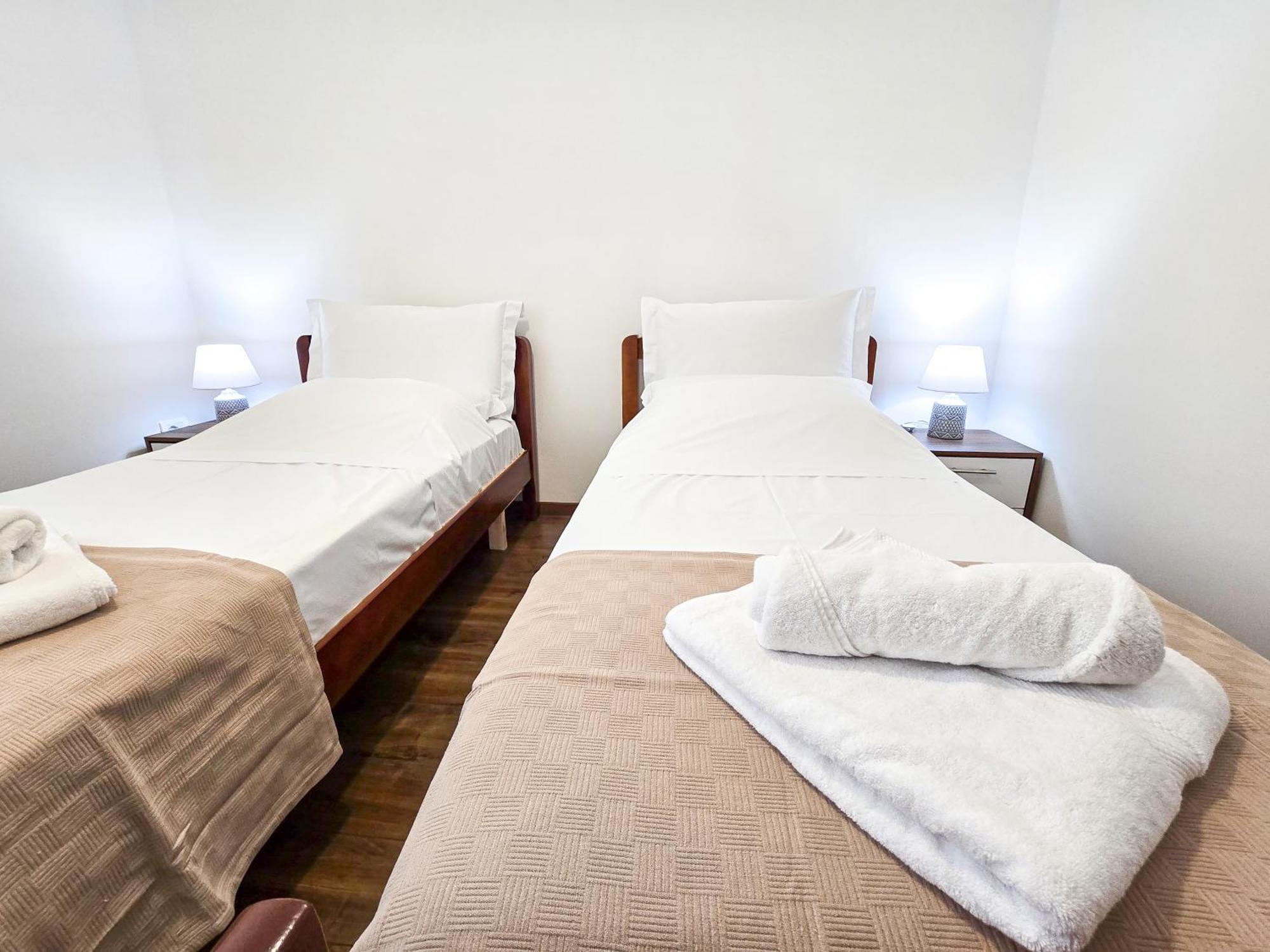Lake Park 2Br Apartment Tirana Kültér fotó