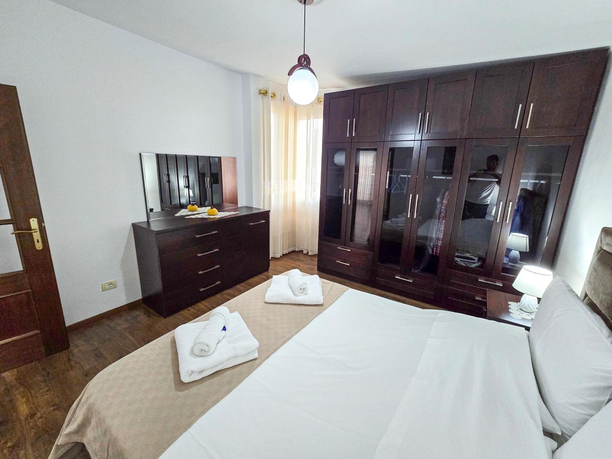 Lake Park 2Br Apartment Tirana Kültér fotó