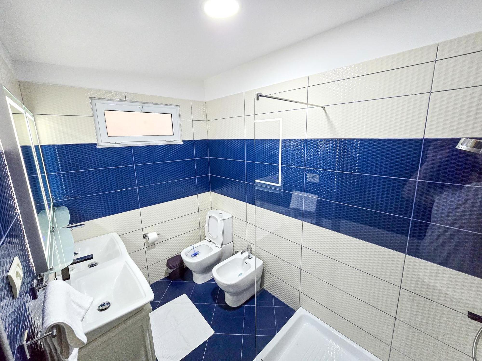 Lake Park 2Br Apartment Tirana Kültér fotó